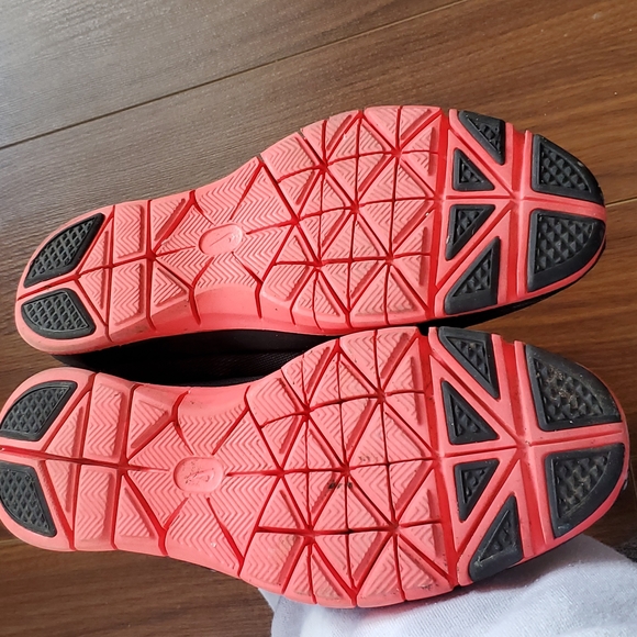 Nike Sneakers - Picture 6 of 8